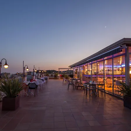 Lloret Santa Rosa By Pierre &